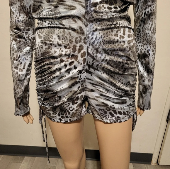 KTOO Mask/Romper 2PC Set - Silver (Size L) - Picture 5 of 9
